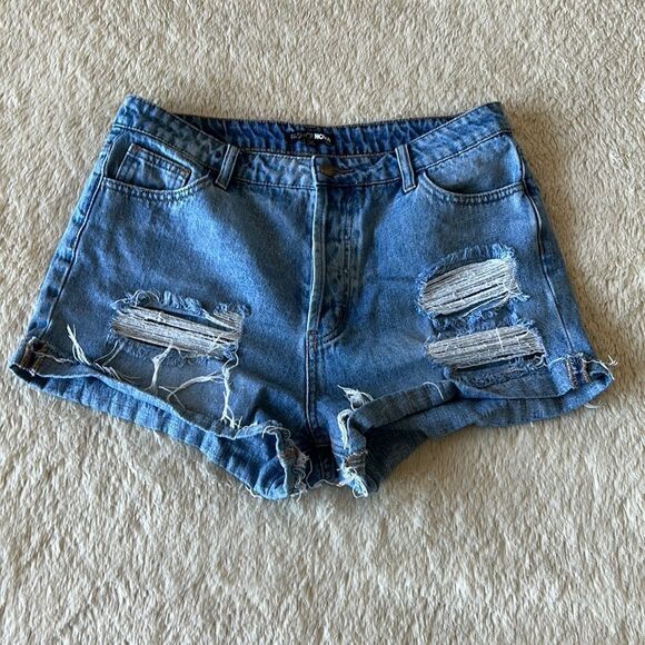 Fashion Nova distressed jean shorts size xl - Picture 3 of 16